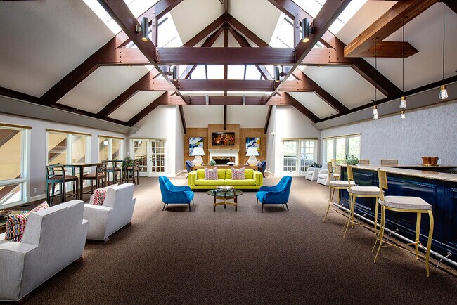 Spacious resident lounge - The Overlook at St. Thomas