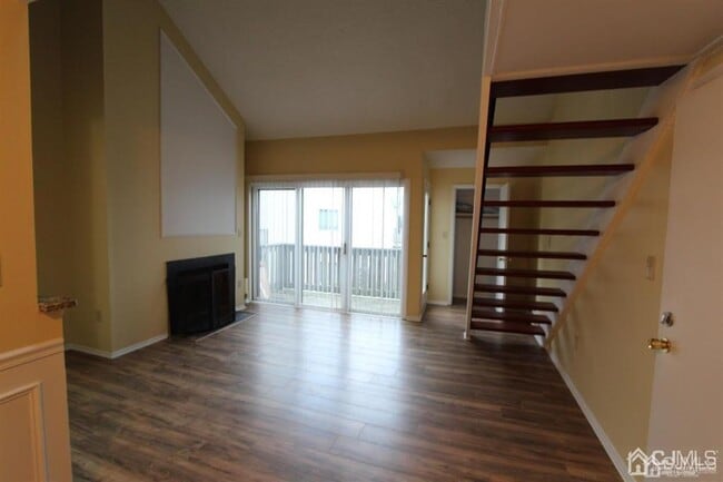 Building Photo - 1618 Aspen Dr
