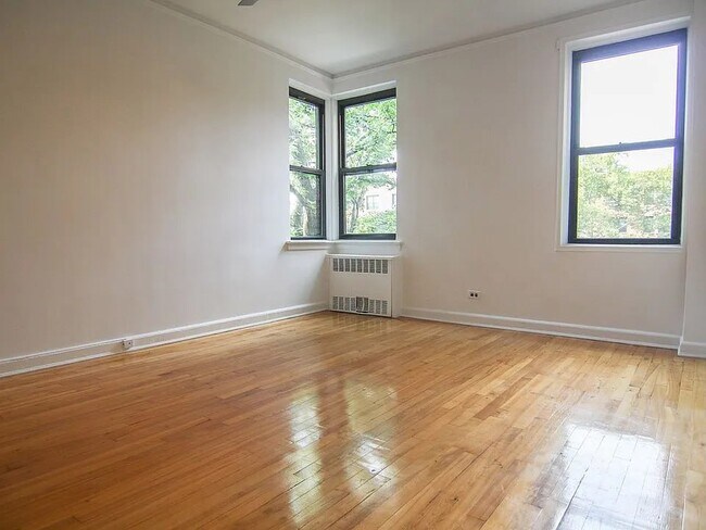 Building Photo - 88-10 34th Ave