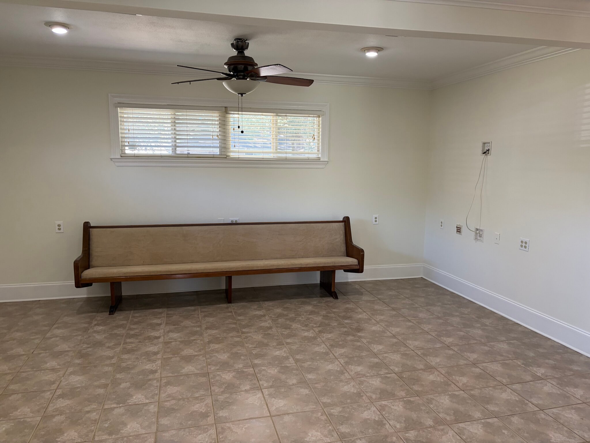 Den or playroom - 6034 Chamberlain Dr