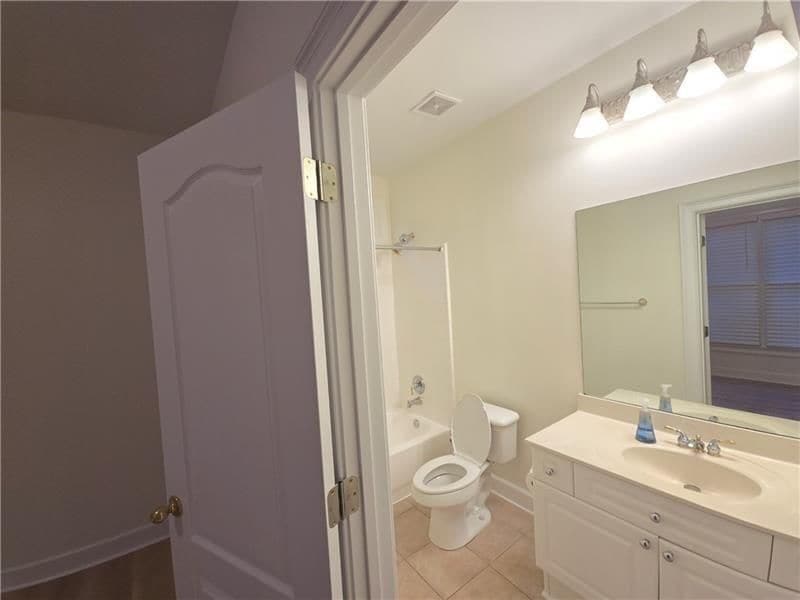 Building Photo - 12592 Waterside Dr