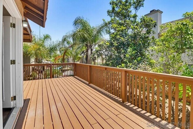 Building Photo - 1100 Corrales Ln