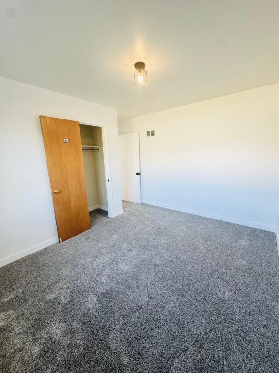 Building Photo - 410 Holbrook Dr