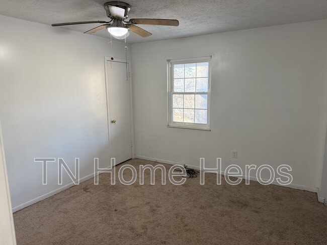 Building Photo - 1911 Laurans Ave