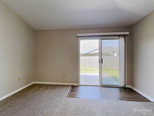 Building Photo - 3925 Hideaway Lane