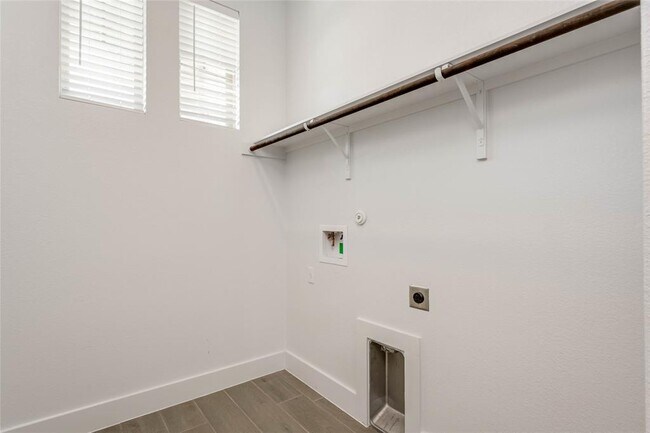 Building Photo - 5417 Flowing Brk Cv