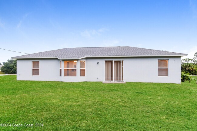 Building Photo - 9175 102nd Ave