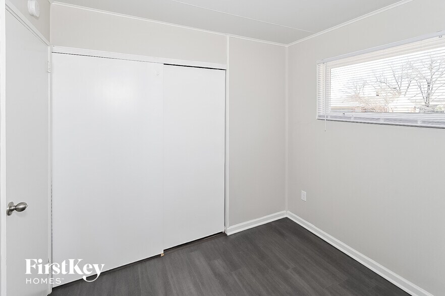 Building Photo - 415 McDermitt Rd