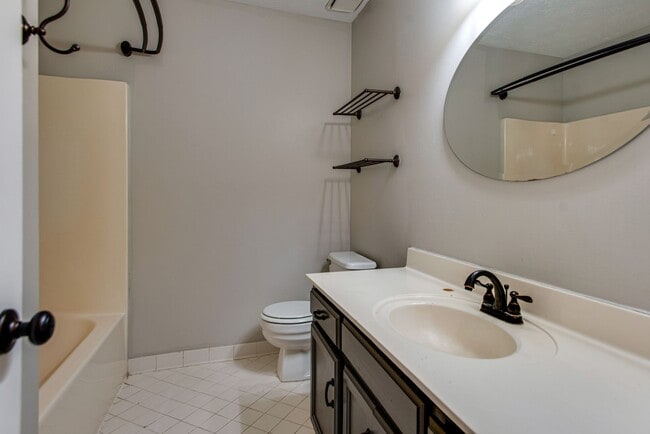 Building Photo - 3 Bed 2 Bath w/bonus room and fence for $2...