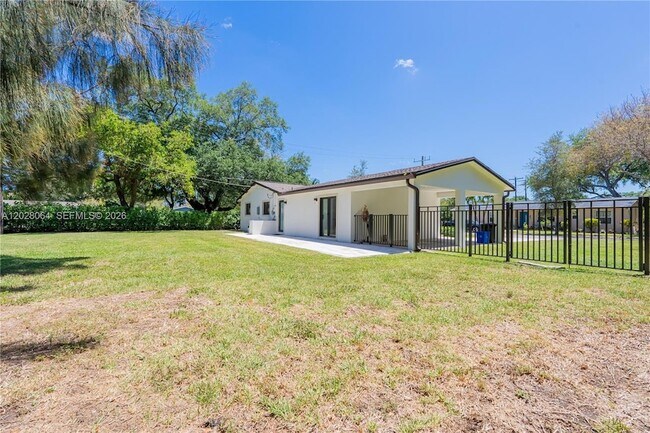Building Photo - 255 Grant Dr