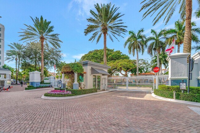 Building Photo - 500 SE Mizner Blvd