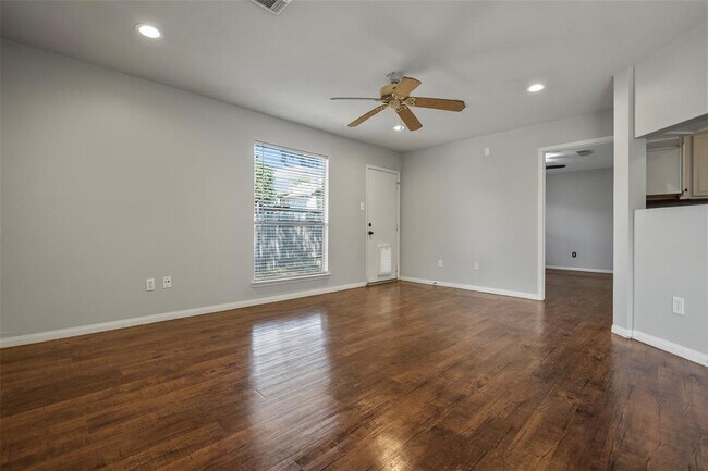 Building Photo - 18103 Gravenhurst Ln