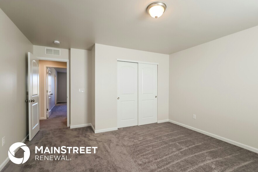 Building Photo - 621 Toll House Ct