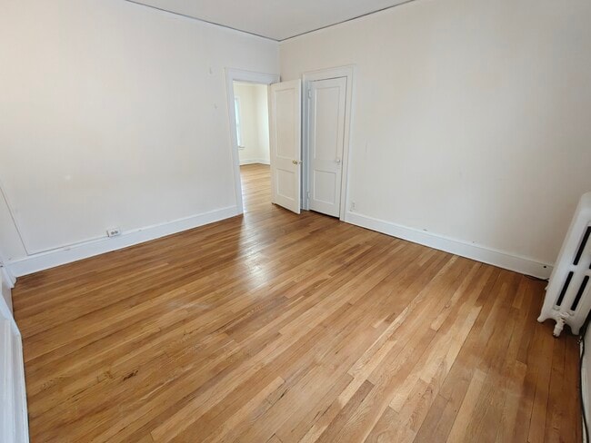 Building Photo - 117 Dover Rd