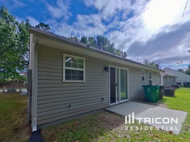 Building Photo - 2916 Westwinds Ct