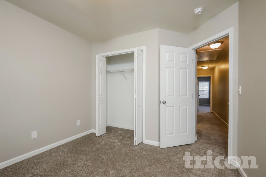 Building Photo - 4019 Black Locust Terrace