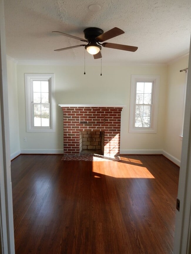 Building Photo - 3 BR home, convenient to Downtown Vinton!