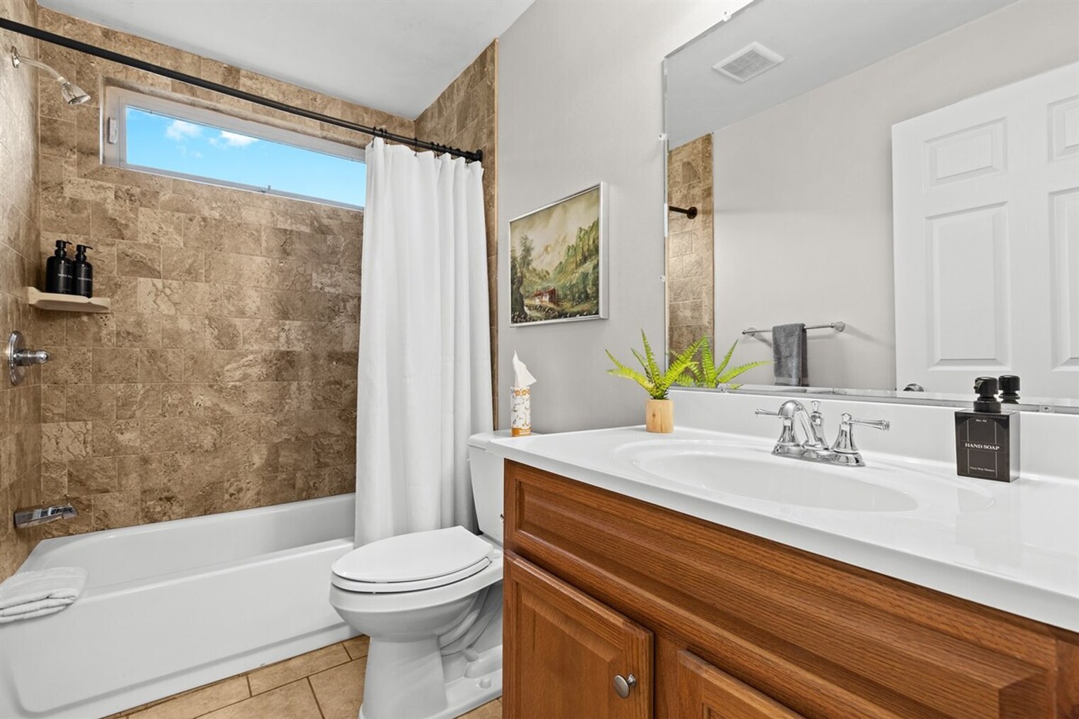 Building Photo - 18530 E 14 Mile Rd