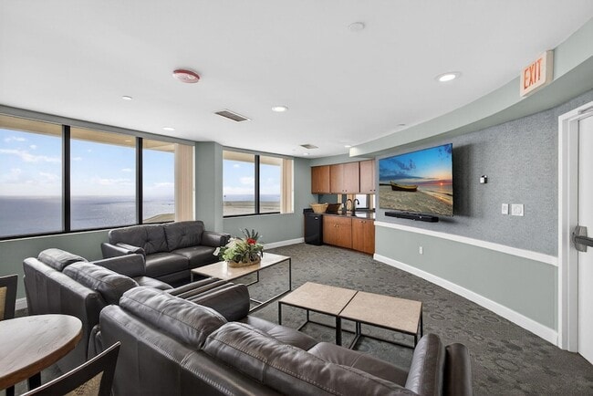 Building Photo - 3000 N Ocean Dr