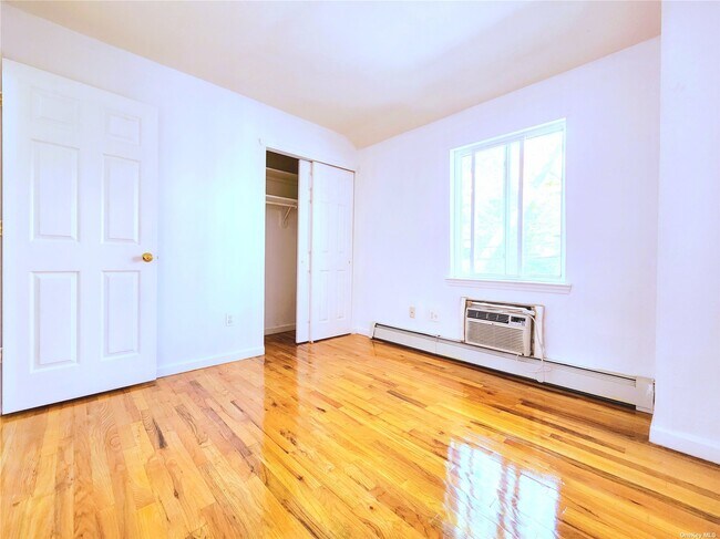 Building Photo - 96-03-96-91 91st Ave