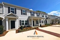 Building Photo - 3BD/2.5 bath townhome minutes from I- 85 and historic downtown MOVE IN SPECIAL