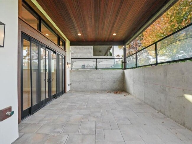 Building Photo - 3500 S Morain St