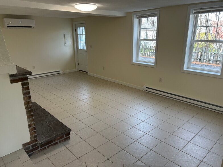 Building Photo - 182-186 Marlborough St