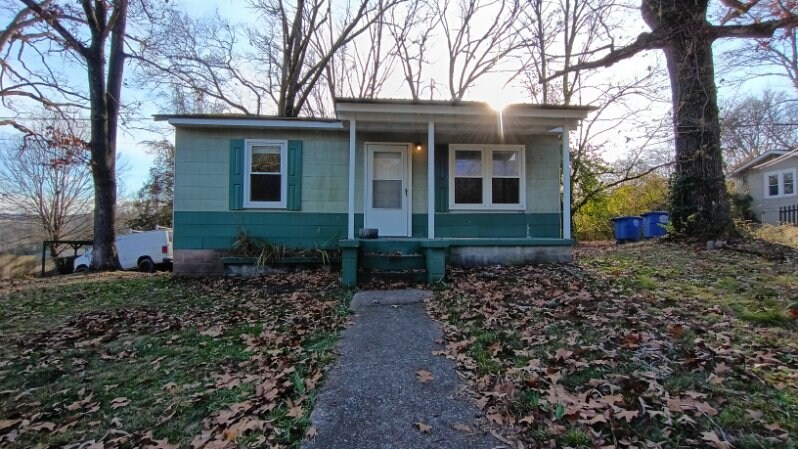 Primary Photo - 307 California Ave