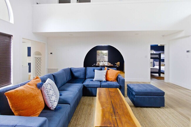 Building Photo - 7621 N Songbird