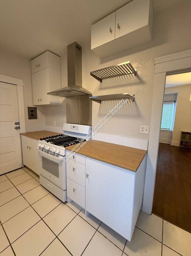 Building Photo - 18th and Filbert St