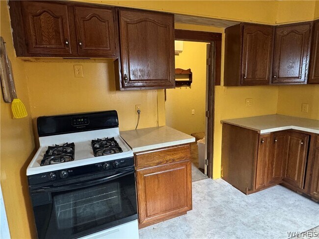 Building Photo - 6474 Hamilton Dr