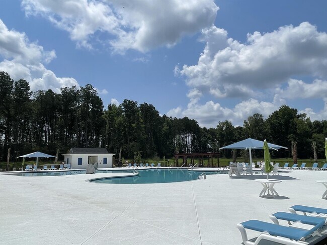 Building Photo - 240 Blue Haw Dr