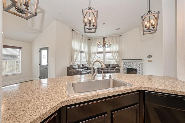 Building Photo - 3618 Hera Dr