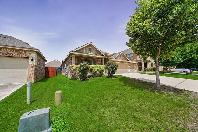 Building Photo - Beautiful Potranco Run Home with 3-Car Garage - Realtor Commission: $750
