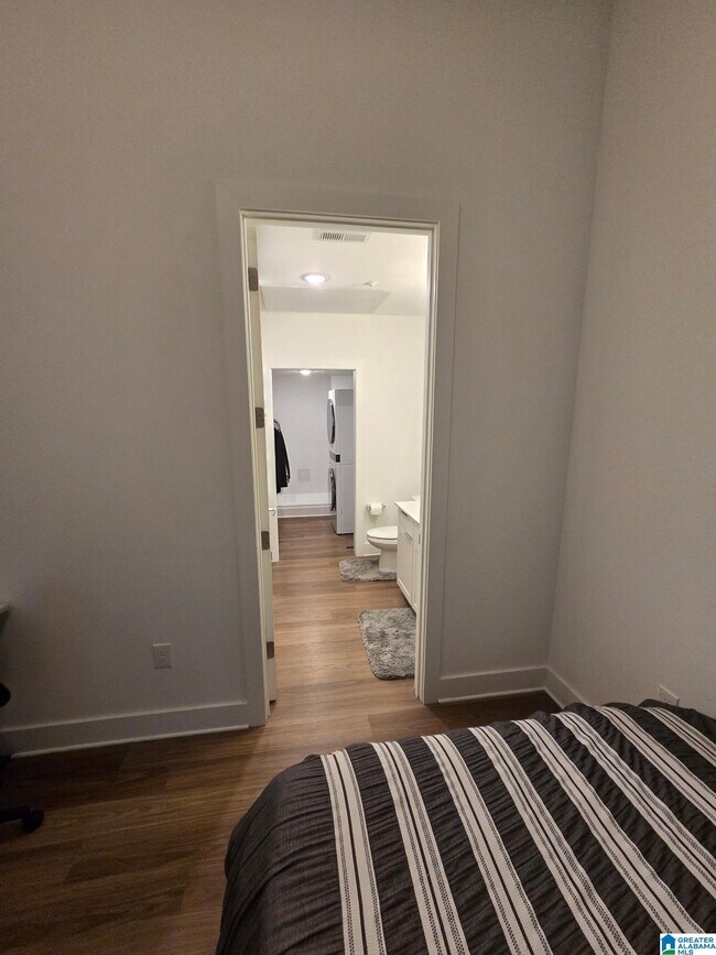 Building Photo - 1329 4th Ave S