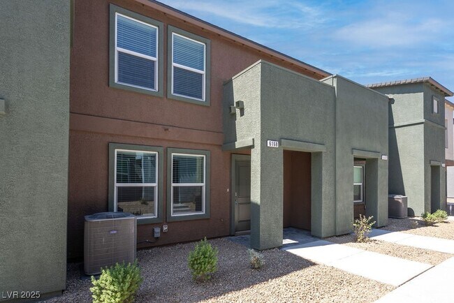 Building Photo - 6168 Hibiscus Gdn St