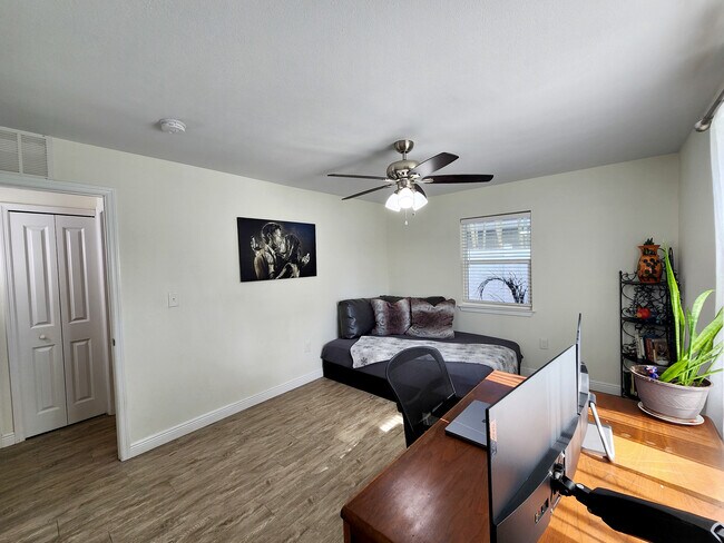 Building Photo - 6049 45th Ave N