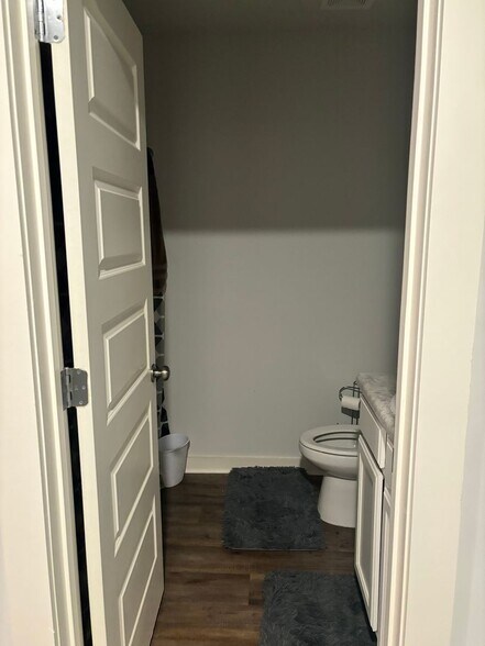 Building Photo - 659 The Heights Ln