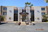 Building Photo - 356 E Desert Inn Rd