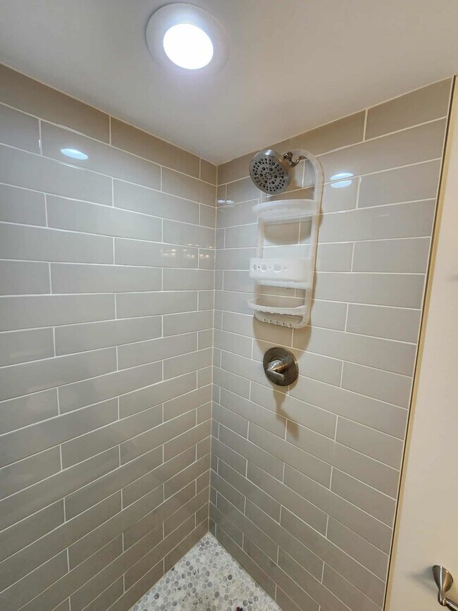 Building Photo - 6321 S Eberhart Ave