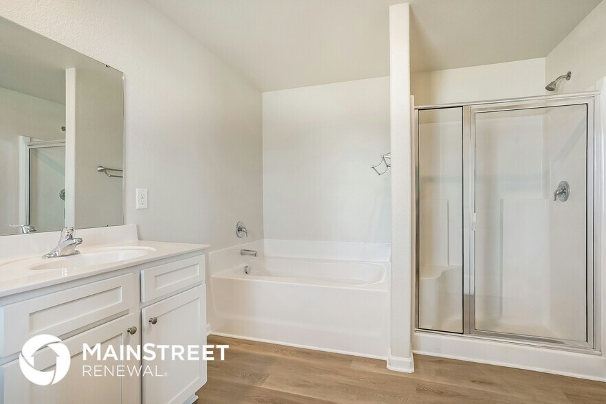 Building Photo - 124 Lahinch Dr