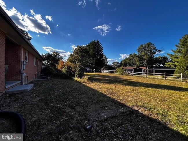 Building Photo - 985 Tasker Rd