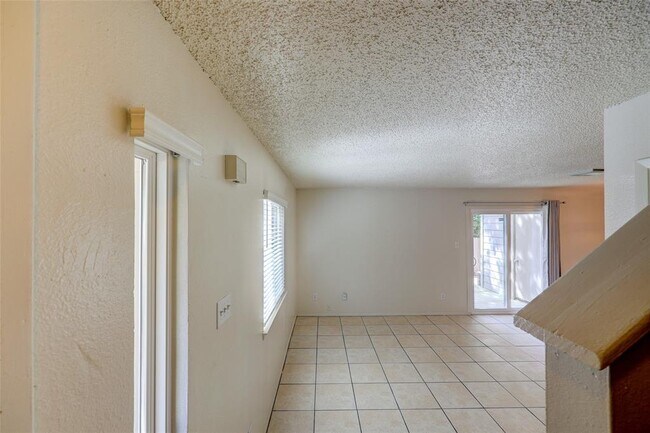 Building Photo - 3438 Willowrun Dr