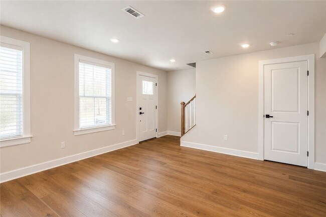 Building Photo - 107 Breckenridge Ct