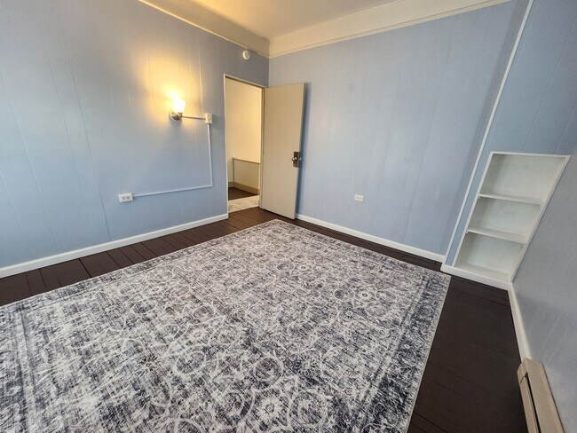 Building Photo - 1221 E Philadelphia St