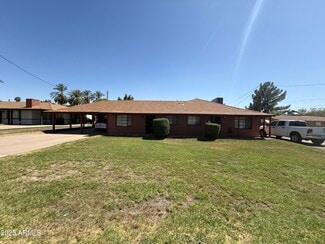 Building Photo - 5107 E Oak St