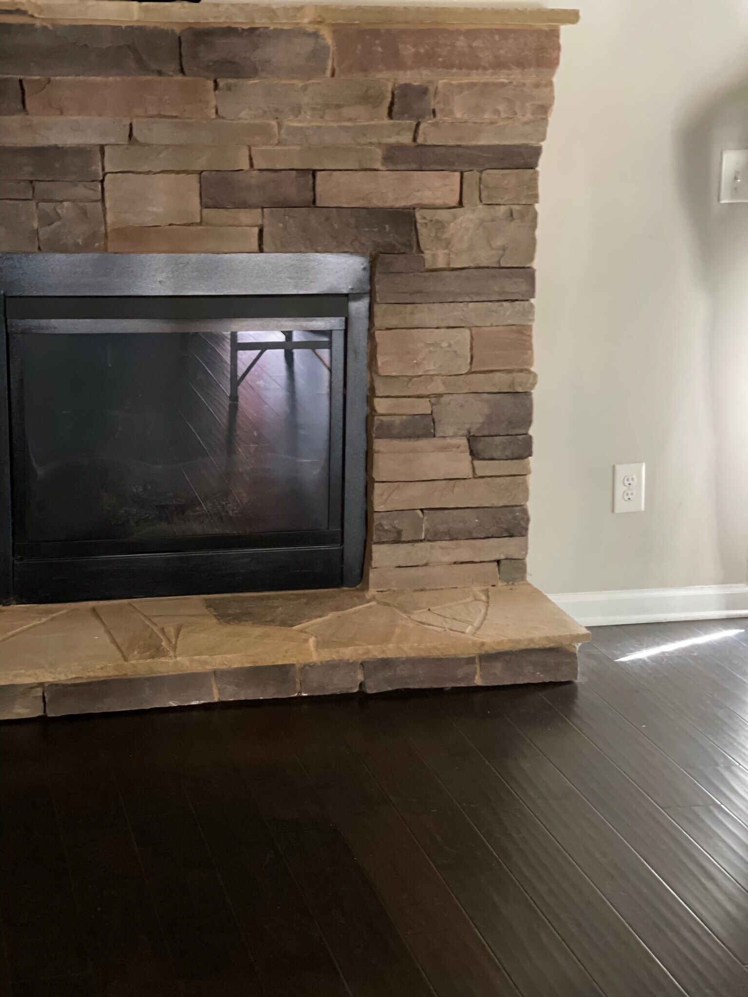 Gas fireplace in living room - 6505 Muirfield Pt