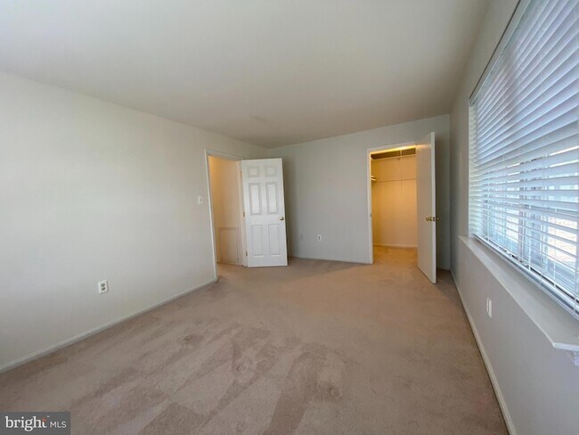 Building Photo - 434 N Armistead St