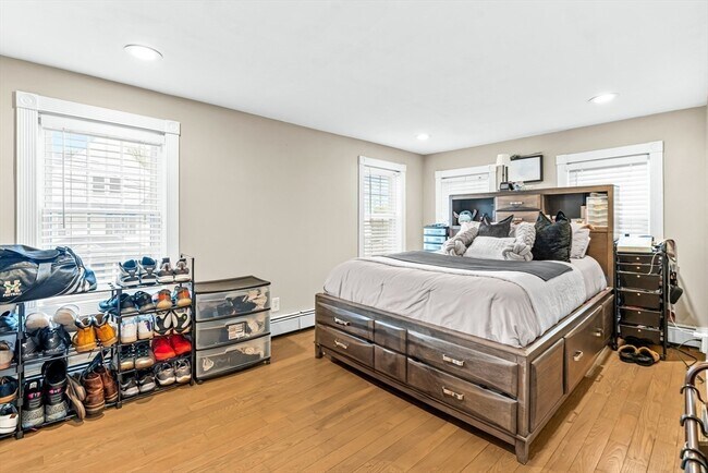 Building Photo - 121 Franklin St