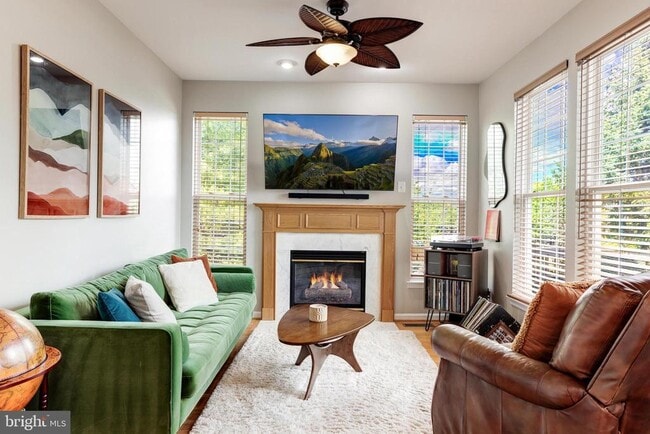 Building Photo - 2520 Banshire Dr